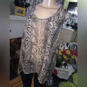 Beautiful  DANIEL RAINN blouse for sale !    Size XL